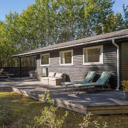 Ferienhaus Amazing In Lbk With 2 Bedrooms